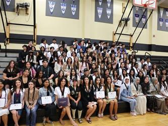 students posing for group picture